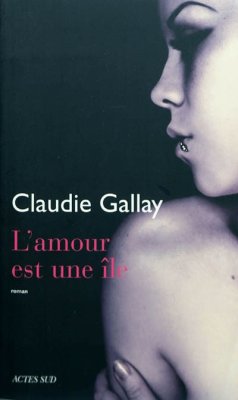 Couverture de L'Amour est une île